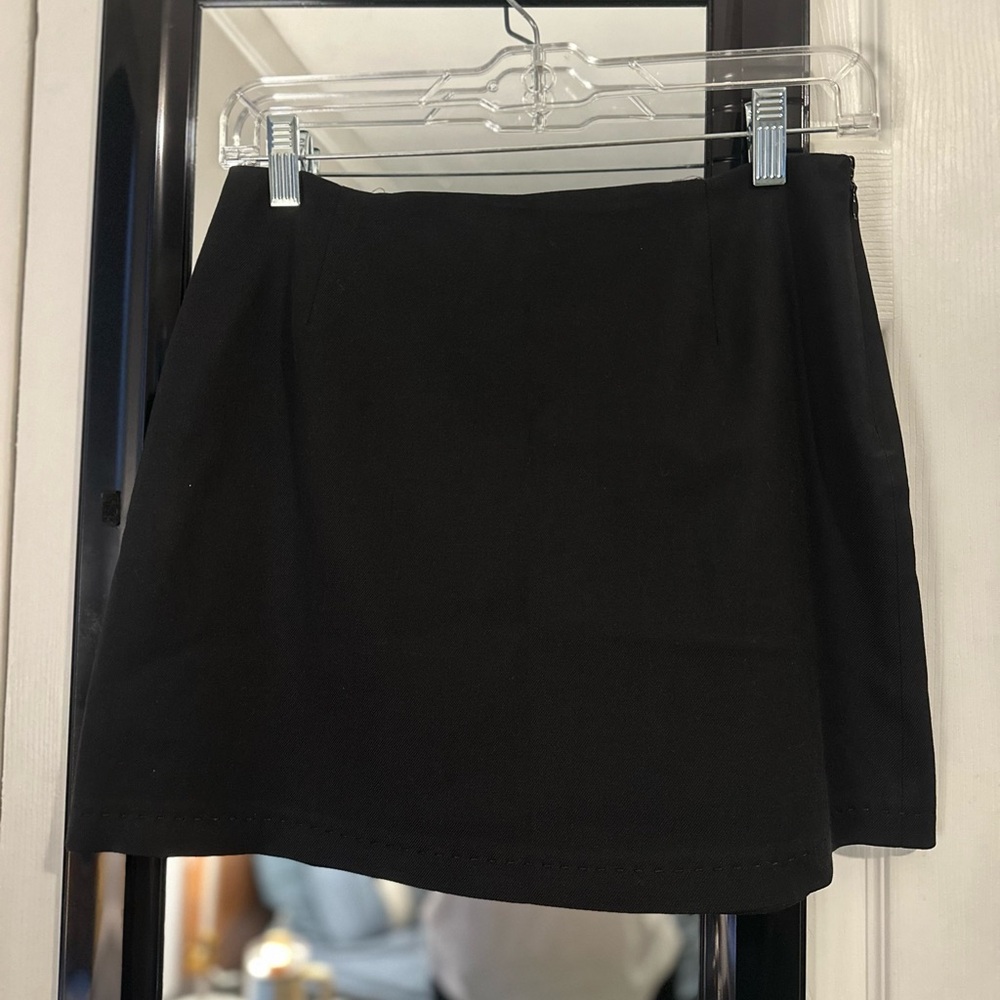 Elie Tahari Black mini Skirt